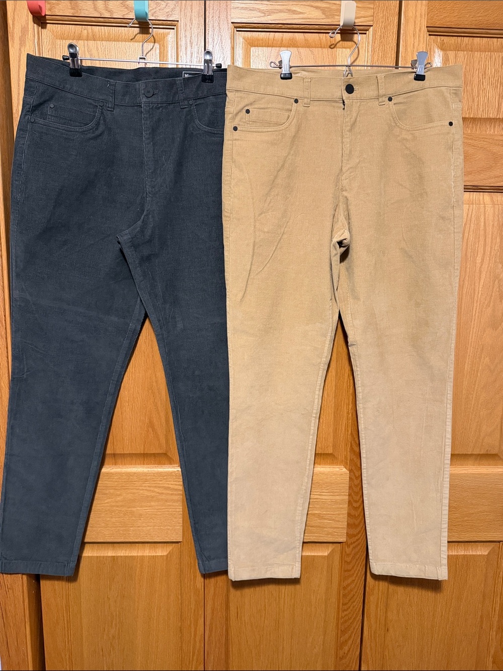 Mizzen+Main Leroy Slim Pants — Cream and dark gray bundle light corduroy 33x32